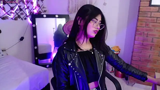 Snapshot of isa_bunny18 chatting on 11-06-25, 11:15 isa bunny18 online show from 11-06-25, 11:15