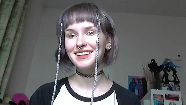 Snapshot of Paradoxy_ chatting on 04-05-26, 06:49 Paradoxy online show from 04-05-26, 06:49