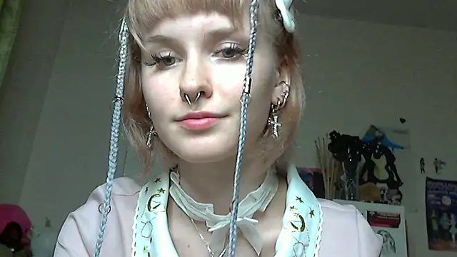 Snapshot of Paradoxy_ chatting on 04-20-26, 07:48 Paradoxy online show from 04-20-26, 07:48