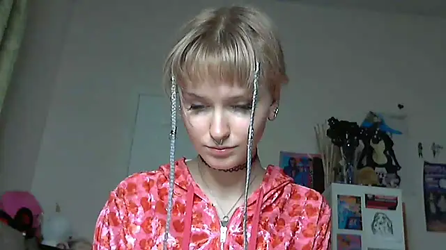 Snapshot of Paradoxy_ chatting on 04-21-26, 07:50 Paradoxy online show from 04-21-26, 07:50
