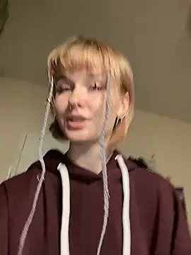 Snapshot of Paradoxy_ chatting on 04-30-26, 08:57 Paradoxy online show from 04-30-26, 08:57