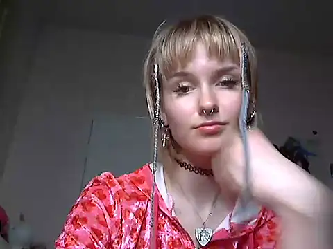 Snapshot of Paradoxy_ chatting on 05-04-26, 07:54 Paradoxy online show from 05-04-26, 07:54