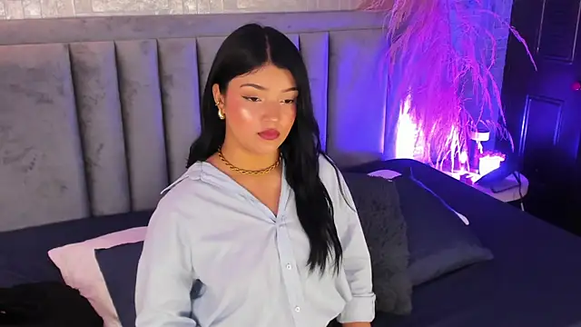 EmmaBlossom online show from 10-26-25, 03:29