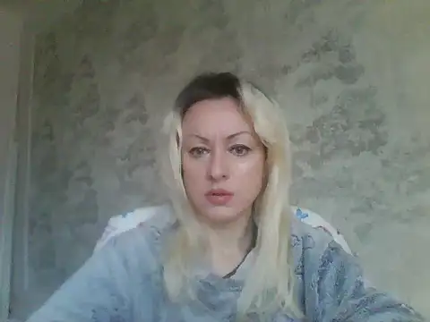 Snapshot of Veyrise chatting on 10-26-25, 12:22 Veyrise online show from 10-26-25, 12:22