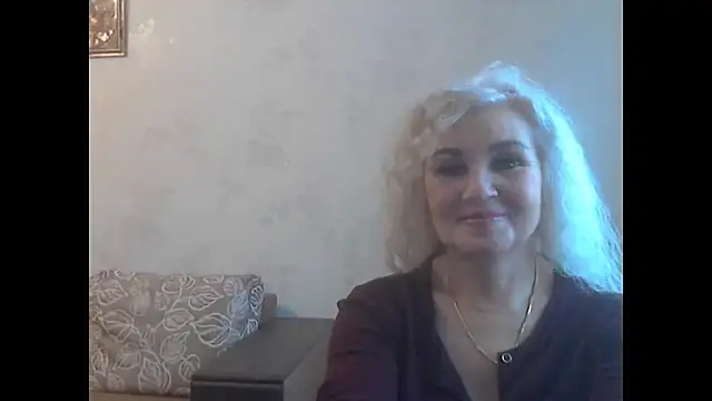 Snapshot of LadySexyBlond chatting on 05-11-26, 05:24 LadySexyBlond online show from 05-11-26, 05:24