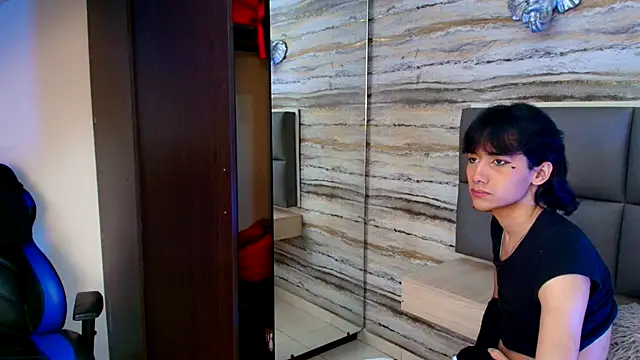 Lovers 21 online show from 11-21-25, 03:38