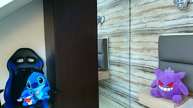 Lovers 21 online show from 12-21-25, 04:19