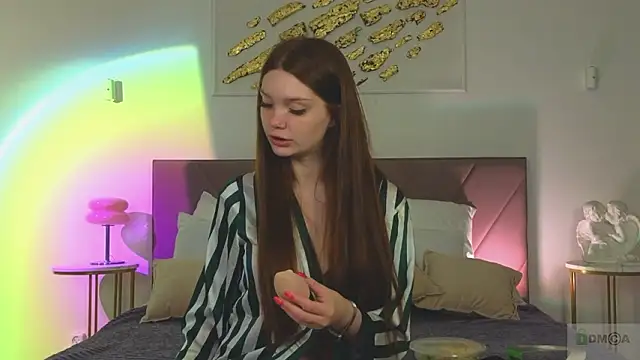 Nicole Broown  online show from 02-12-26, 09:21