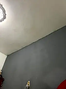 Kelly or online show from 11-26-25, 07:04