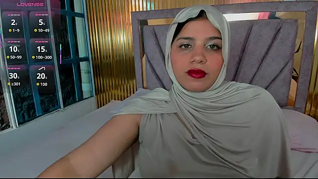 Snapshot of Amyra_Rasi chatting on 11-15-25, 07:21 Amyra Rasi online show from 11-15-25, 07:21