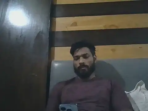 Raw12499 online show from 11-04-25, 03:33