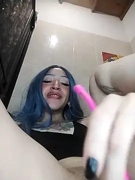 Snapshot of ssssavageee chatting on 12-21-25, 05:14 ssssavageee online show from 12-21-25, 05:14