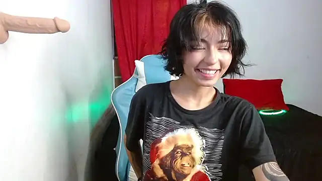 kiyusweetcrazy online show from 10-22-25, 02:12