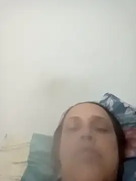 Crisribeiro online show from 12-17-25, 02:45