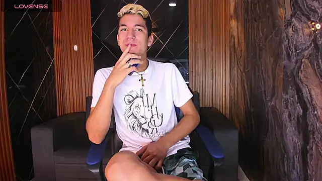 Stiben boy online show from 10-15-25, 03:06