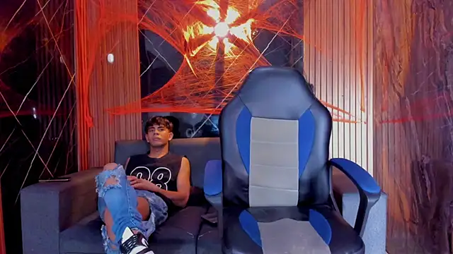 Stiben boy online show from 10-31-25, 03:40