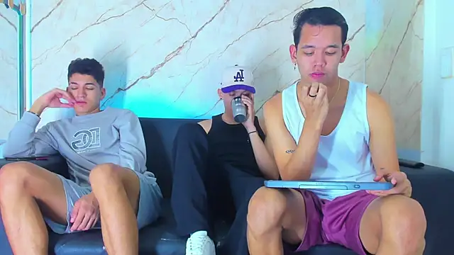 Stiben boy online show from 11-24-25, 04:01