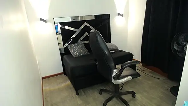 MarianaRojas  online show from 07-21-26, 03:31