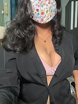 Snapshot of Lisa_afreen chatting on 07-01-26, 05:23 Lisa afreen online show from 07-01-26, 05:23