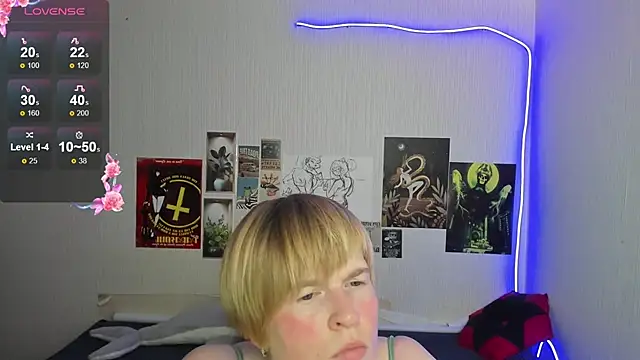 Cattie w  online show from 12-17-25, 01:11