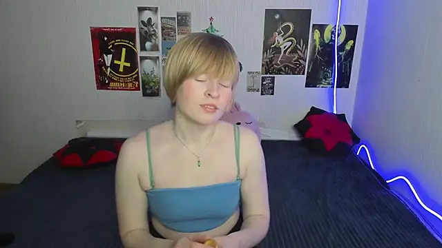 Cattie w  online show from 02-17-26, 01:13