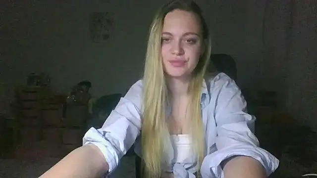 Snapshot of Cynoraye chatting on 02-04-26, 09:53 Cynoraye online show from 02-04-26, 09:53