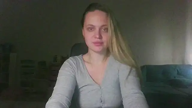 Snapshot of Cynoraye chatting on 02-17-26, 10:38 Cynoraye online show from 02-17-26, 10:38