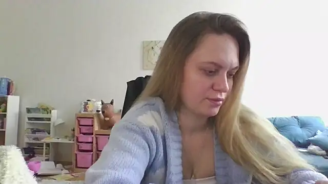 Snapshot of Cynoraye chatting on 02-24-26, 09:40 Cynoraye online show from 02-24-26, 09:40