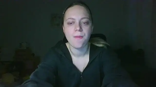 Snapshot of Cynoraye chatting on 02-25-26, 01:37 Cynoraye online show from 02-25-26, 01:37