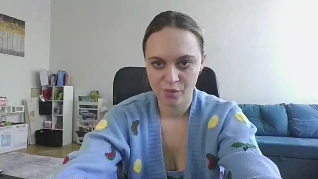 Snapshot of Cynoraye chatting on 02-25-26, 01:43 Cynoraye online show from 02-25-26, 01:43