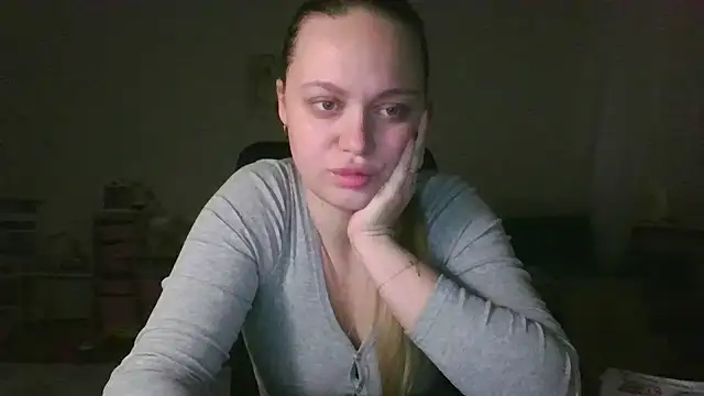 Snapshot of Cynoraye chatting on 03-01-26, 01:40 Cynoraye online show from 03-01-26, 01:40