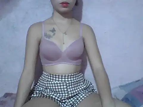 Snapshot of SweetPussie18x chatting on 07-02-26, 03:34 SweetPussie18x online show from 07-02-26, 03:34