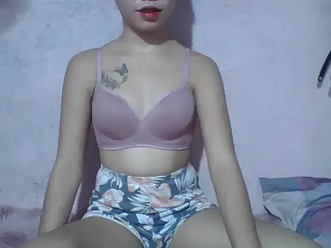 Snapshot of SweetPussie18x chatting on 07-07-26, 07:23 SweetPussie18x online show from 07-07-26, 07:23