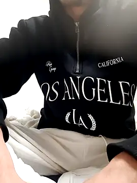 Snapshot of herkes26 chatting on 10-22-25, 10:09 herkes26 online show from 10-22-25, 10:09