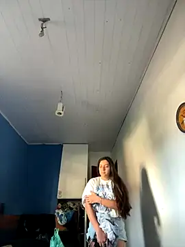 Snapshot of larj021bb chatting on 11-17-25, 07:52 larj021bb online show from 11-17-25, 07:52