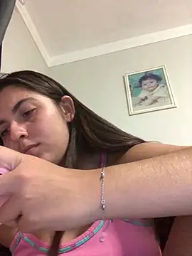 Snapshot of larj021bb chatting on 02-21-26, 12:33 larj021bb online show from 02-21-26, 12:33