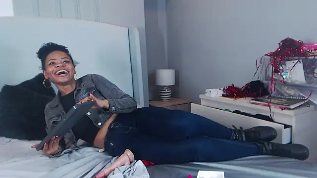 ChantalGarner online show from 02-21-26, 01:17