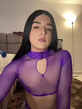 Dania Oconor online show from 10-31-25, 10:44