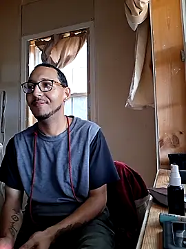 ThrowedWorldWide online show from 11-25-25, 02:06