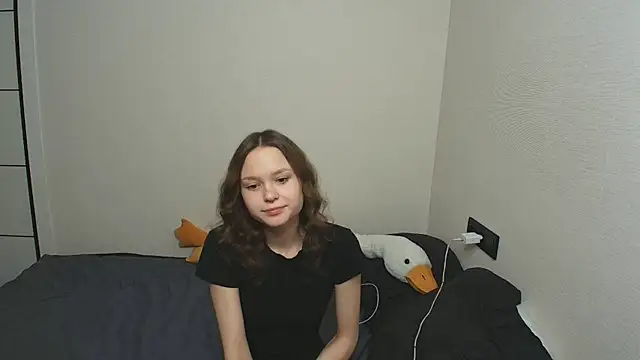 CandyPiggy online show from 10-16-25, 08:54