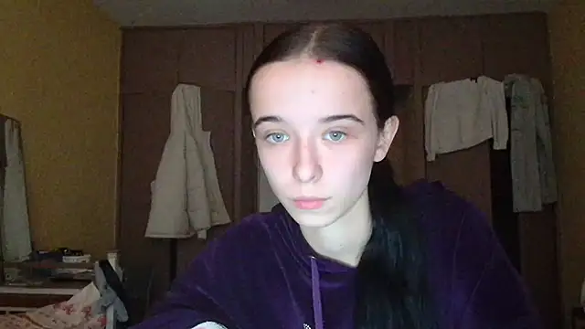 Emilia Light online show from 10-28-25, 12:09