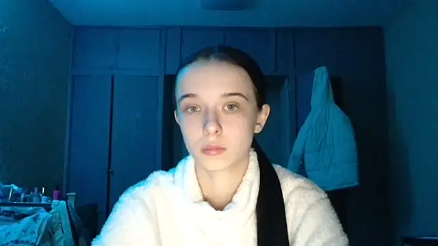 Emilia Light online show from 02-12-26, 05:52