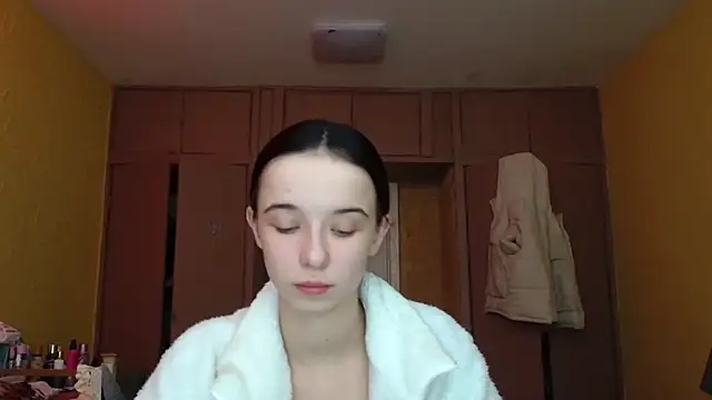 Emilia Light online show from 02-19-26, 07:59