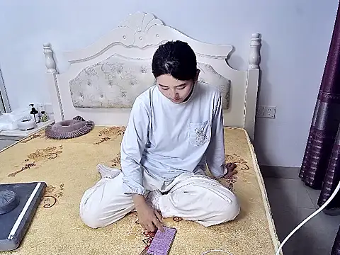 Snapshot of GrungyGooney chatting on 04-07-26, 10:15 GrungyGooney online show from 04-07-26, 10:15