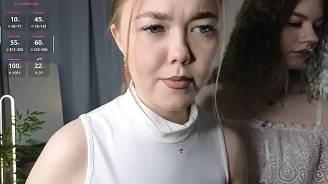 TwixieGuo online show from 10-25-25, 10:34