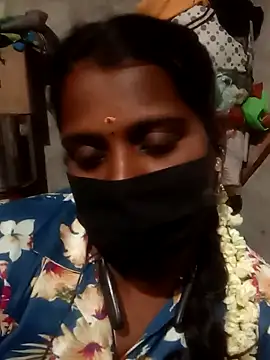 Snapshot of Tamil_Hot_Sandy chatting on 10-01-25, 06:47 Tamil Hot Sandy online show from 10-01-25, 06:47