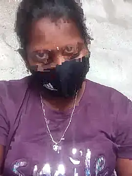 Snapshot of Tamil_Hot_Sandy chatting on 10-27-25, 06:39 Tamil Hot Sandy online show from 10-27-25, 06:39