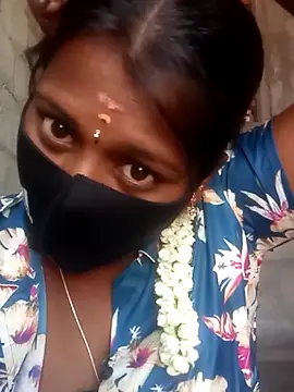 Snapshot of Tamil_Hot_Sandy chatting on 10-31-25, 06:03 Tamil Hot Sandy online show from 10-31-25, 06:03