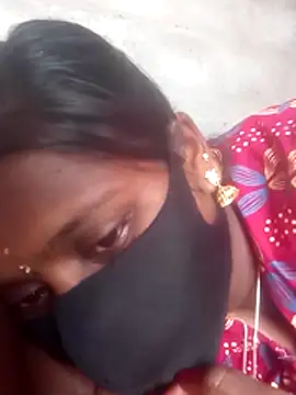 Snapshot of Tamil_Hot_Sandy chatting on 11-03-25, 08:04 Tamil Hot Sandy online show from 11-03-25, 08:04