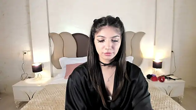 Snapshot of Helly_Moon chatting on 10-01-25, 06:36 Helly Moon online show from 10-01-25, 06:36